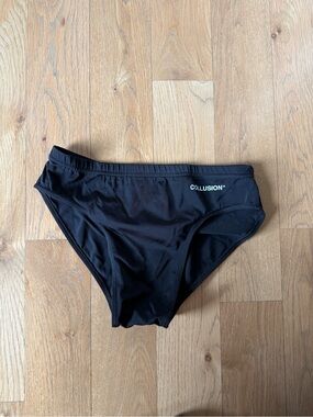 COLLUSION Men’s Black Swim Briefs